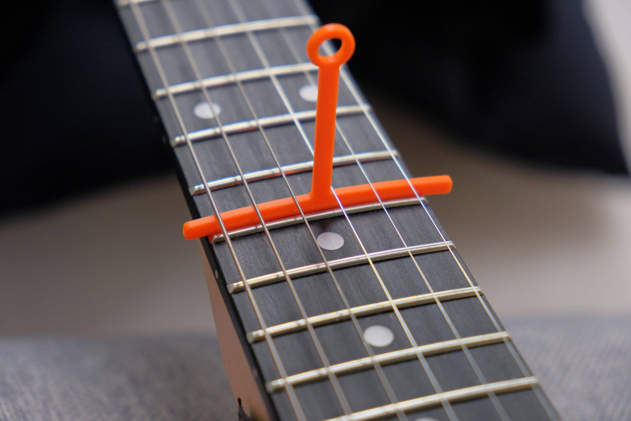 Fichier STL gratuit Porte-clés guitare acoustique 🎸 ・Design à télécharger  et à imprimer en 3D・Cults