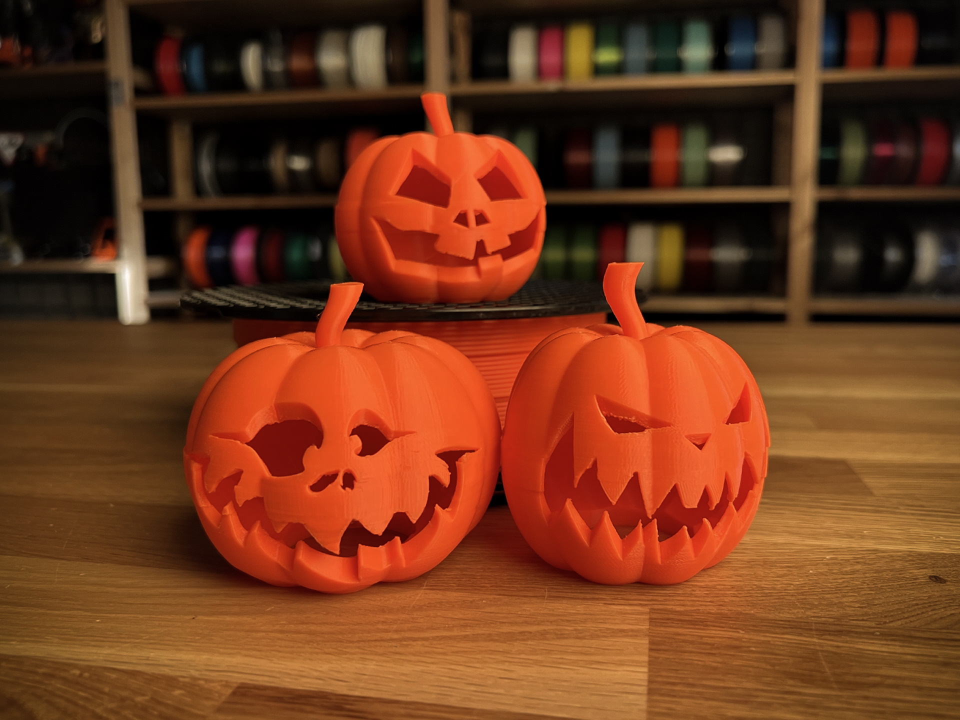 Calendrier de l'Avent Halloween 2023 pour enfants et adultes, décoration  d'intérieur, compte à rebours en bois : : Fournitures de bureau