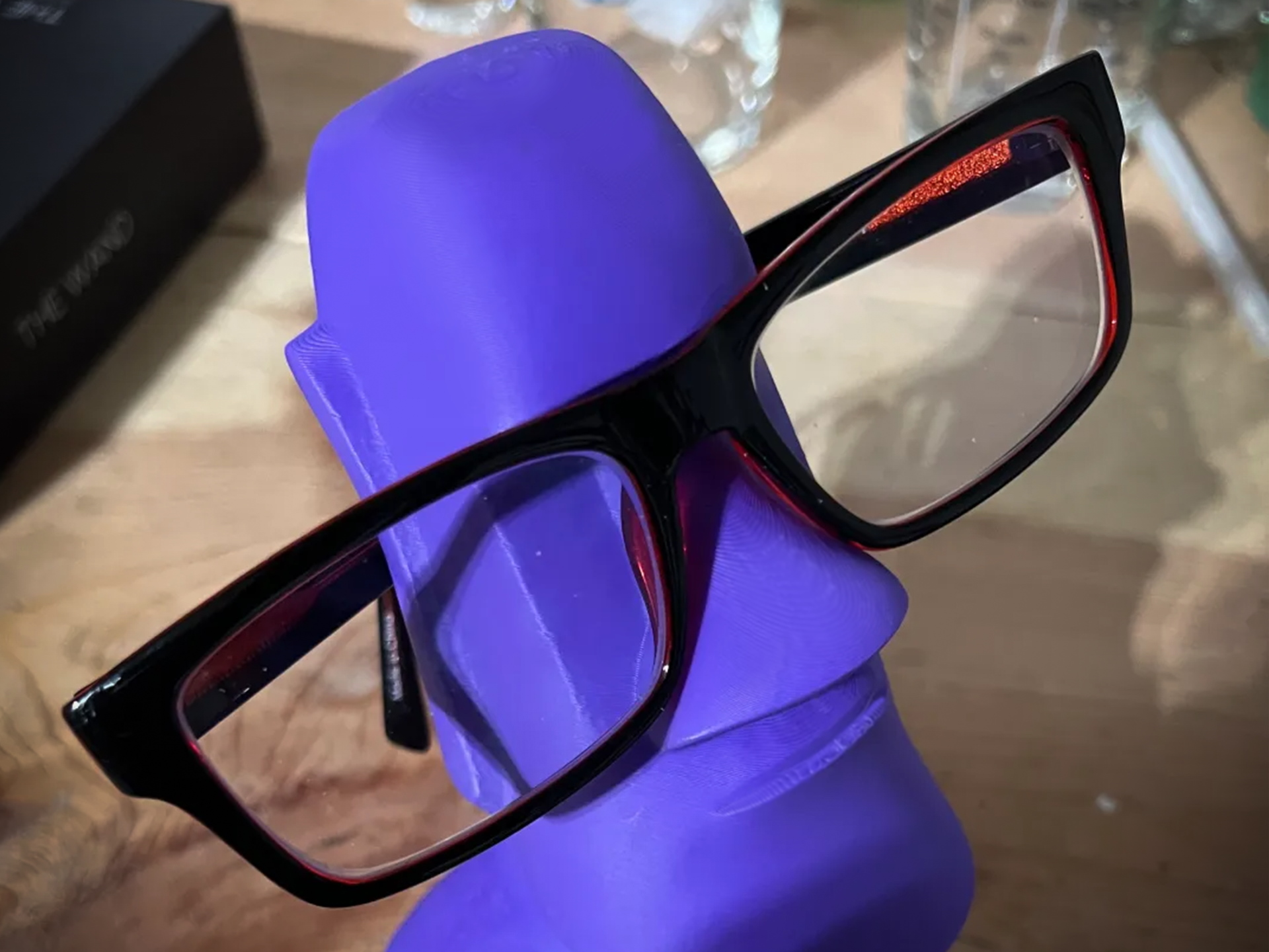 Un práctico DIY para tener las gafas ordenadas  Organizador de gafas de sol,  Organización casera, Organizadores